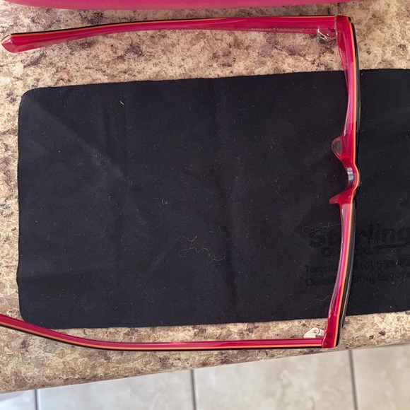 Eyeglass frames with Juicy couture case - Picture 4 of 5